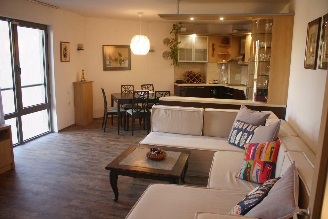 Central Square Apartment Пловдив Экстерьер фото