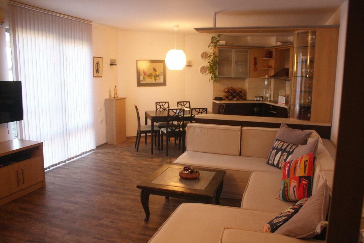 Central Square Apartment Пловдив Экстерьер фото